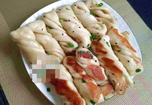 黑芝麻|早餐我做了这道美味,香脆松软,儿子都吃嗨了,三天两头准做一锅