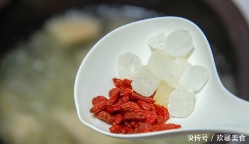 银耳和“它”天生是一对,夏季补水常吃它,一碗还不到5块钱