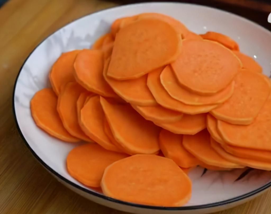 红薯新吃法,不加面粉不加水,外酥里糯,香甜好吃,孩子们的最爱