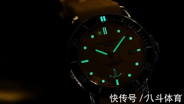 表冠 公价1万2 这块潜水表绝对够“毒”!