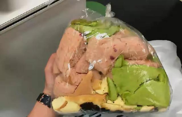 奶油|给孩子买蛋糕边角料吃,我就不配当父母了吗?