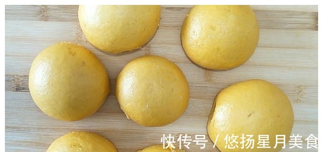 全家|南瓜的好吃做法，不用一滴水，蒸出的馒头蓬松柔软，全家人都爱吃！