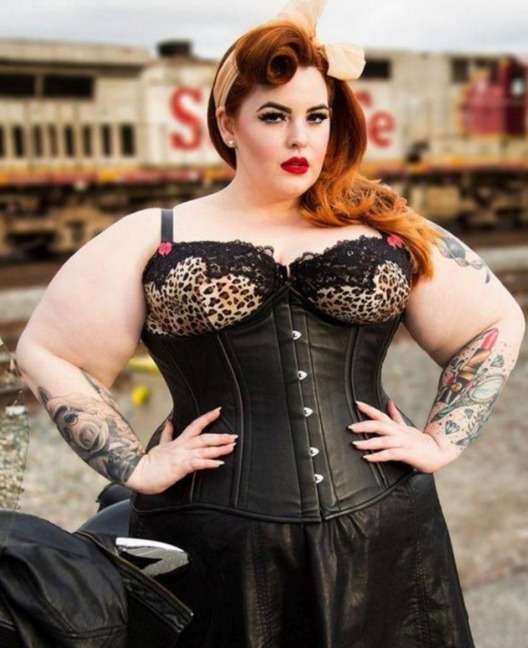 女模特|全球最胖的女模特，吨位高达300斤，肉都长在了该长的地方