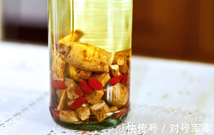 肾衰竭|药酒变“毒酒”,一杯药酒致15人肾衰竭,这3类中药别用来泡酒