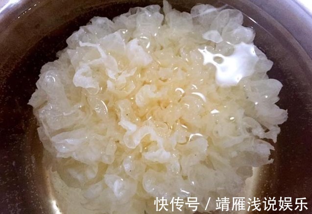 潮湿感|煮银耳,记得下锅前“多做两步”,银耳汤胶质多,黏稠好喝
