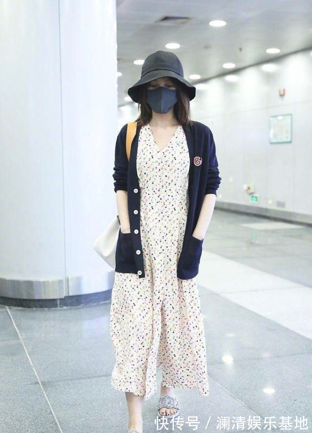 外套 37岁吴昕成“开衫达人”，用8套开衫穿搭，让你上班约会不愁穿