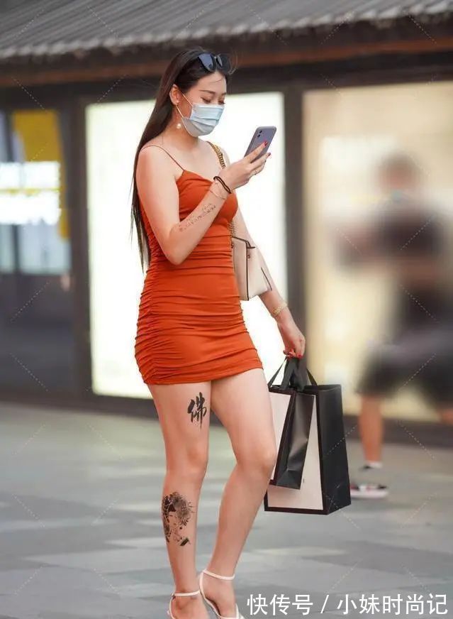 高跟鞋|橙红色性感褶皱裙,活泼热情,更显女人娇艳魅力