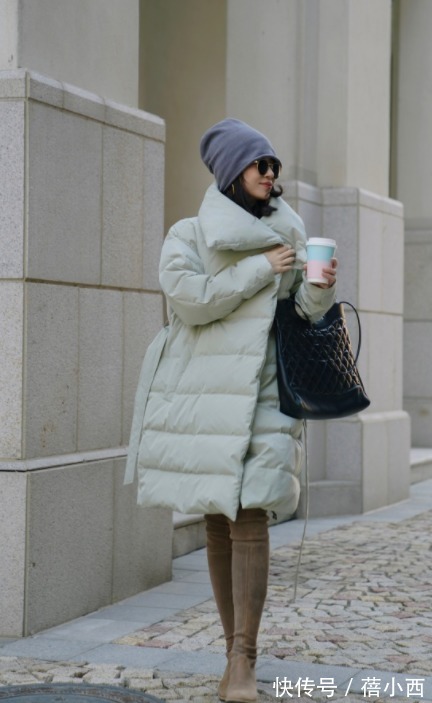 奔三奔四的女人,建议多穿“羽绒服”,下搭牛仔裤、半身裙真时髦