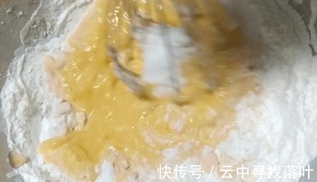 糯米鸡蛋|秋冬时节这样吃糯米,把它做成小蛋糕,细腻柔软,好吃易消化!