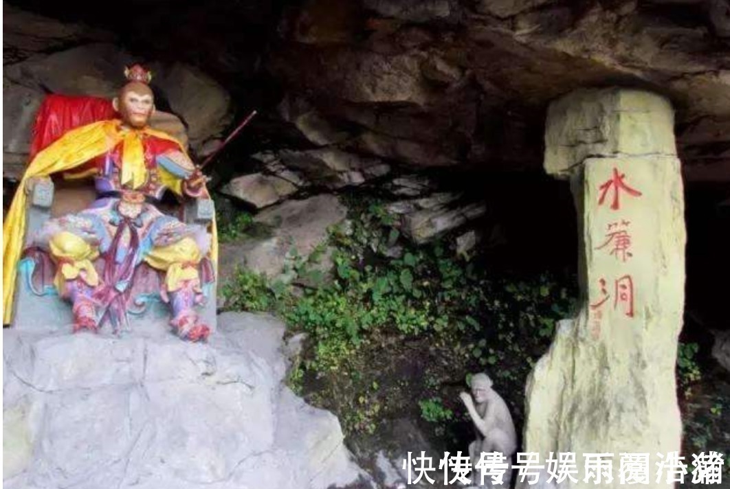 装饰物$孙悟空刚进水帘洞就有人离开了,此人是谁,为何镇元子要和他结拜