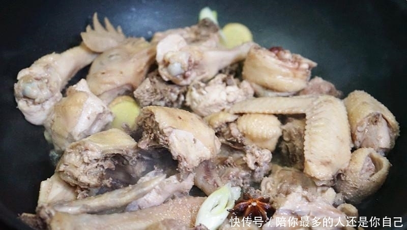 一道菜撑起一家店,鲜味十足,香味扑鼻,辛辣回味,灵魂是配菜