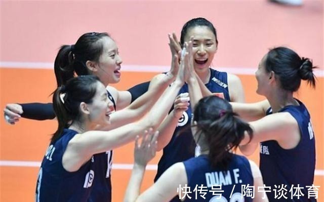 安家杰|中国女排比赛发球时,是谁指挥队员们发什么样的球?是郎平吗?