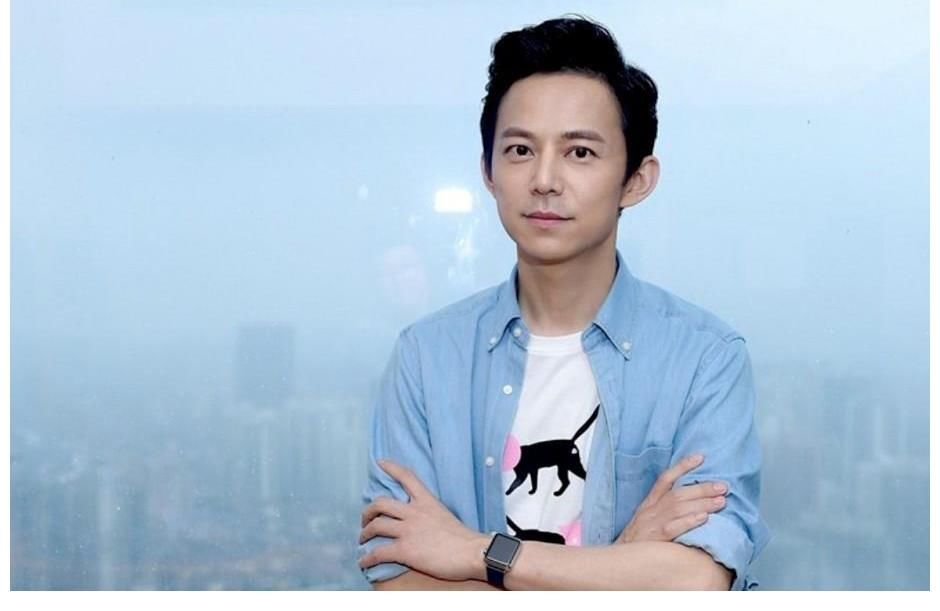 辭職|謎一樣的主持人何炅，報警原因未知，三年前被打也未公布真相！