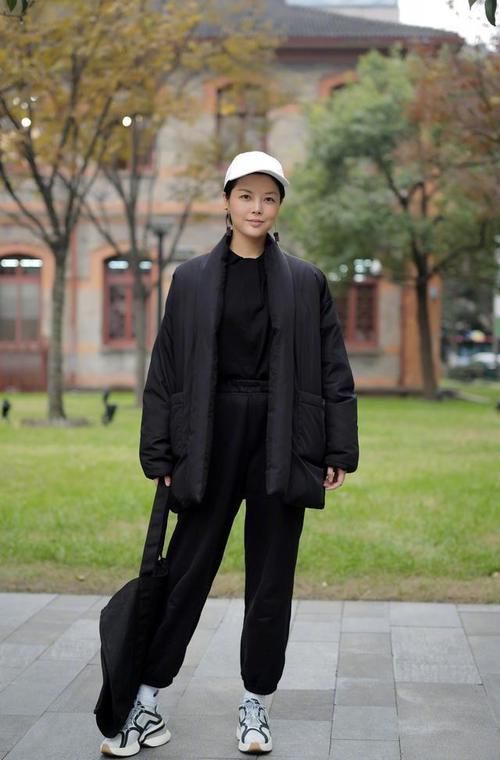 小个子穿衣有窍门，学学这“5种裤装+外套”的穿法，吸睛又显高