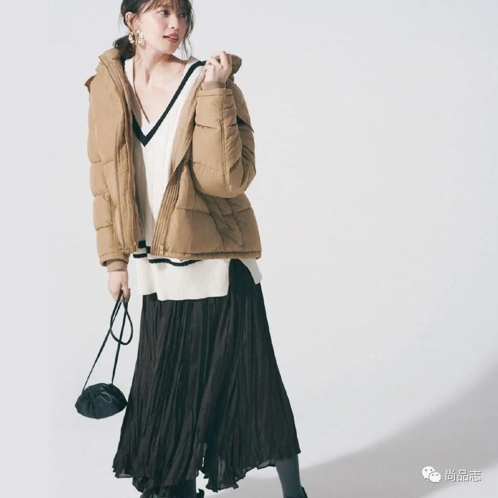 配色对了 毛衣才能穿得出彩