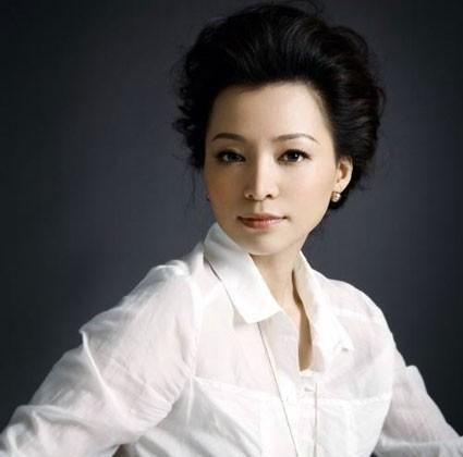 央视十佳主持人新鲜出炉，董卿落选引网友热议：她想脱离央视？