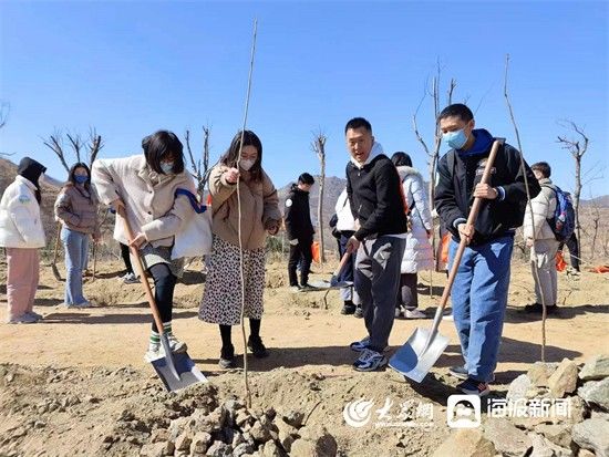 淄博市市直机关开展“共植一棵树 青春齐奋进”春季植树暨青年联谊活动