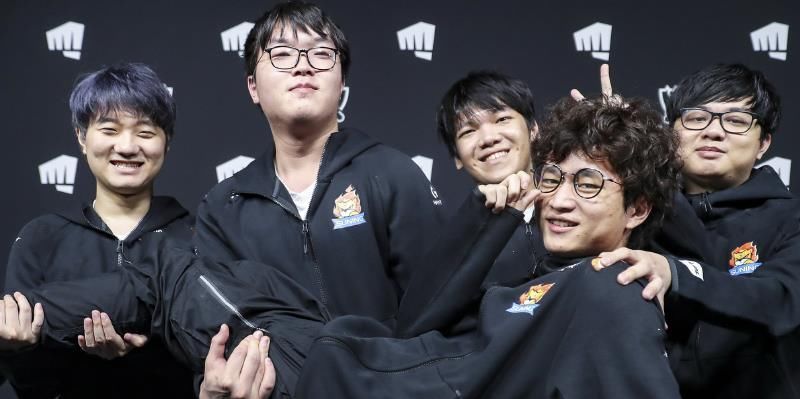 预测|从S4到S10，拳头预测的世界第一，后面都怎么样了？