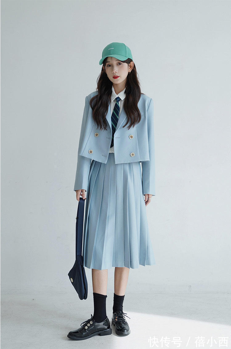 搭配|被这样的套装征服!一键解决上下搭配,让你秋季出行没穿搭烦恼