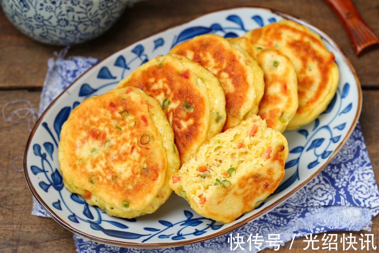 搅拌均匀|双手无需粘面，搅一搅就能做的粗粮早餐饼，暄软美味营养百分百！