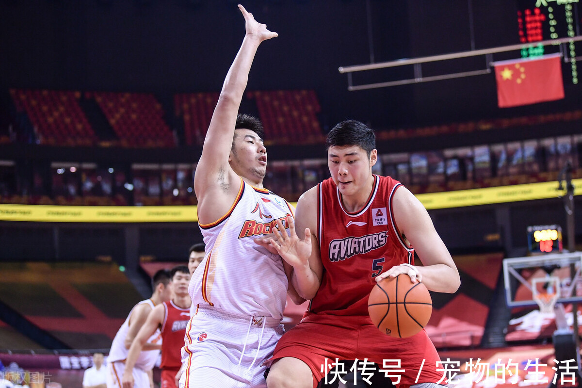 赵仁斌|李月汝号称女版奥尼尔，和2米19CBA名将之子热恋，未来可期