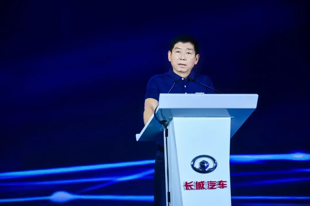 高峰论坛|未来我们开的车，你猜智能化、电动化谁更重要？