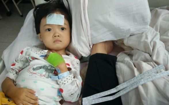 男孩|8岁男孩要用鼻子进食，只因贪吃了冰棍，家长们都要注意了