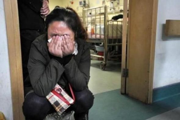 忠诚|24岁产妇怀胎5月做引产,孩子出来那一刻,旁边护士却哭了