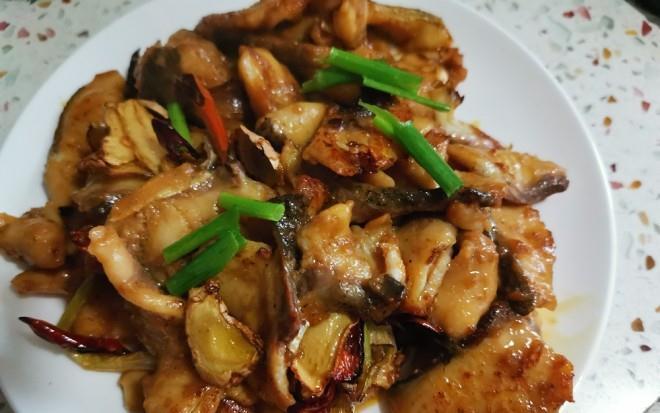 家常肉菜菜谱之吃不胖的鱼肉菜谱，炒鱼肉，简单美味营养，吃不够