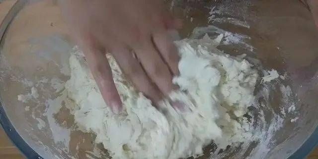 冰藏|教你做老式炸油条，不用发面的老配方，吃出小时候的味道，真好吃