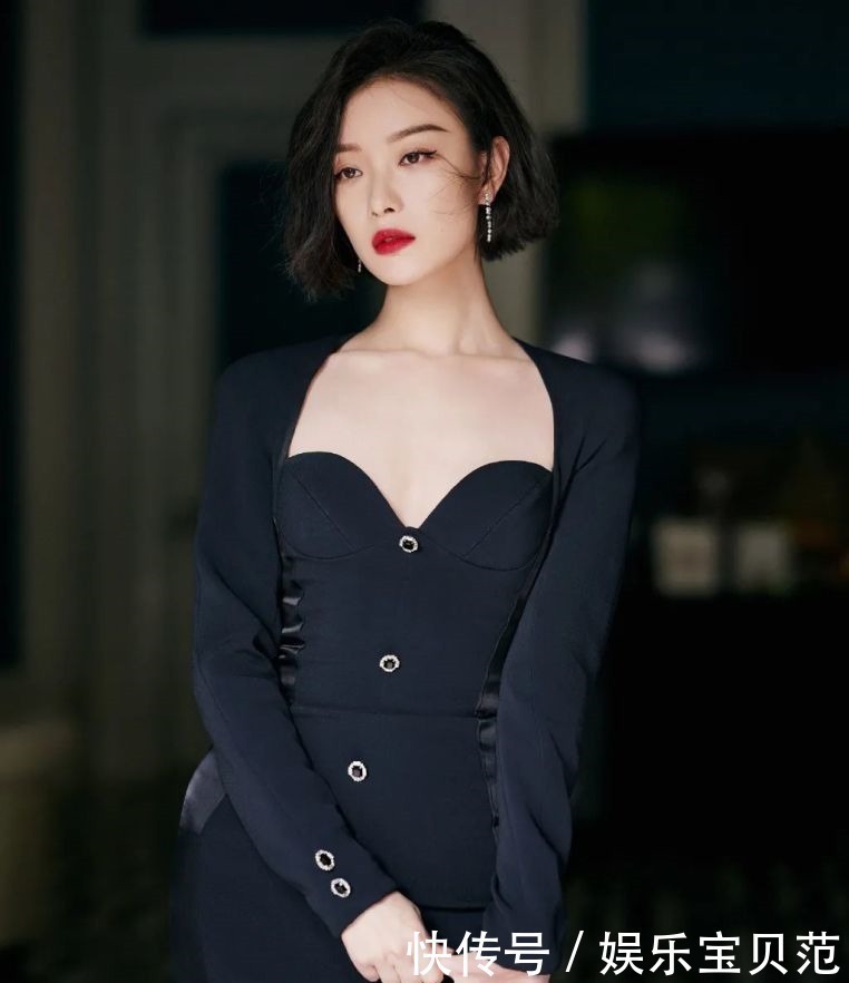 双眼皮、一字眉已经过时了,现在的美女标准是这样……