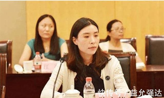 陈小英|陈小英：把申通146亿卖给马云，衣锦还乡后，又靠雨伞再挣百亿
