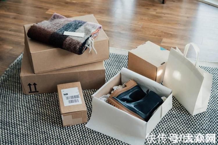 物品|只靠叠衣服,月入两三万?整理收纳师:既能忙淘金,也能帮收心