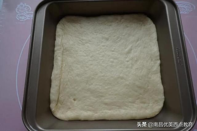 韩国爆款!菠萝酥粒面包,柔软细腻,酸甜油润,口感一绝