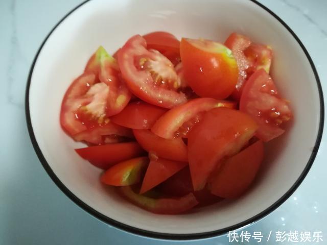 春季的晚餐，我家隔三差五就吃它，补充维C还下火，孩子超爱吃