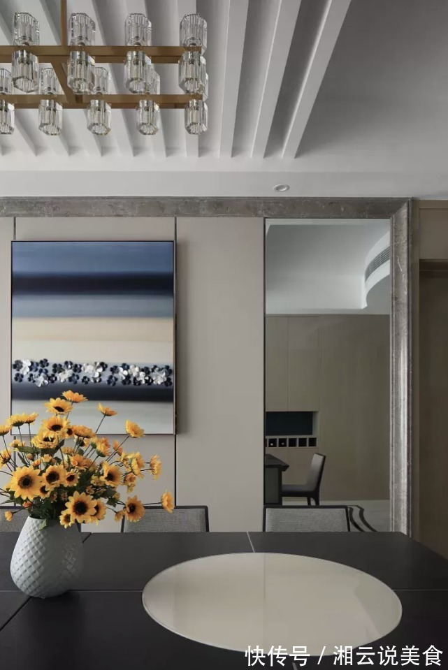 客厅|300㎡大平层有多大气玄关设计惊艳,采光无死角,可观无敌湖景