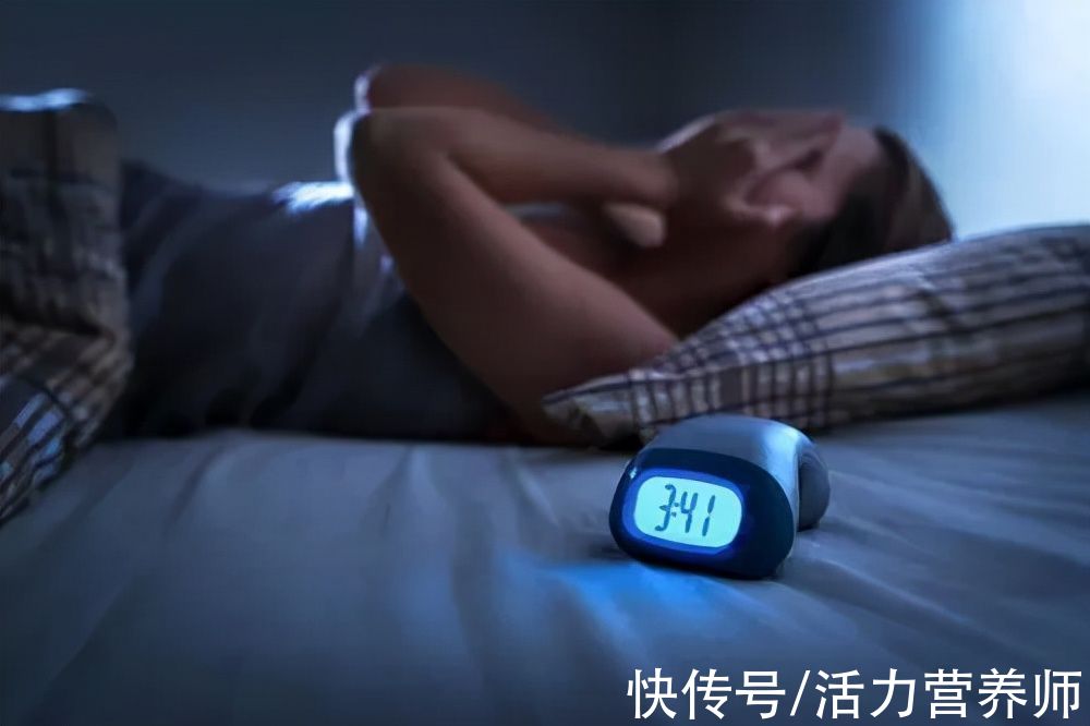 糖尿病足|失眠越来越严重？试试穿袜子睡觉，或许你会睡得香甜，不是在瞎说