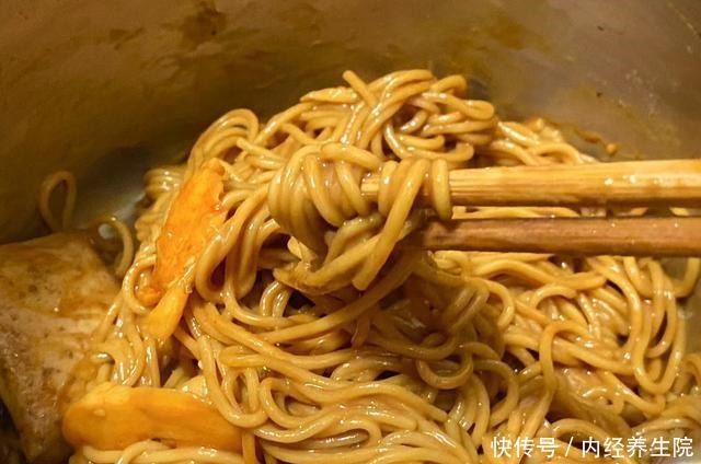 李佳琦薇娅带火的5种零食,销量很高却不贵,建议要多囤些尝鲜