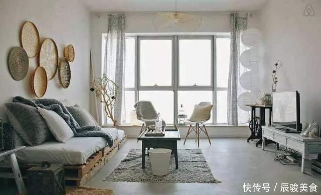 水泥|头一次见家里装修直接铺水泥,真是聪明极了,懊悔入住才察觉