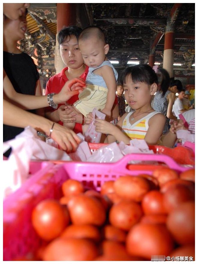 买鸡蛋，如何区分是不是土鸡蛋？老农户说出实话，以后别再买错了