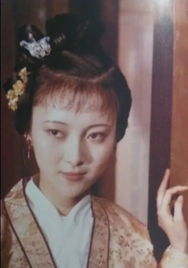 薛宝琴!红楼梦中最低调的女孩,几乎无人注意,却成大观园结局最好的女子