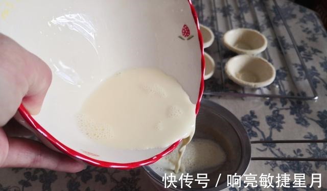 超级简单的甜品,搅一搅,拌一拌,烤一烤,香喷喷好吃看得见绝了!