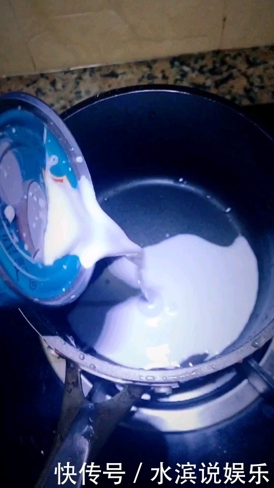 救星|它是头发的救星!每天吃一点它,头发乌黑有光泽,再不见少白头