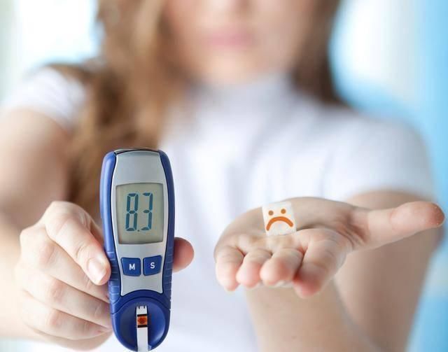 副作用|高血脂注意,阿托伐他汀是常见降脂药,长期吃,要留意4个副作用