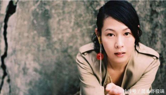 邓丽君|他是黄埔一期最小学员，后授将军衔，养大的“女明星”家喻户晓！