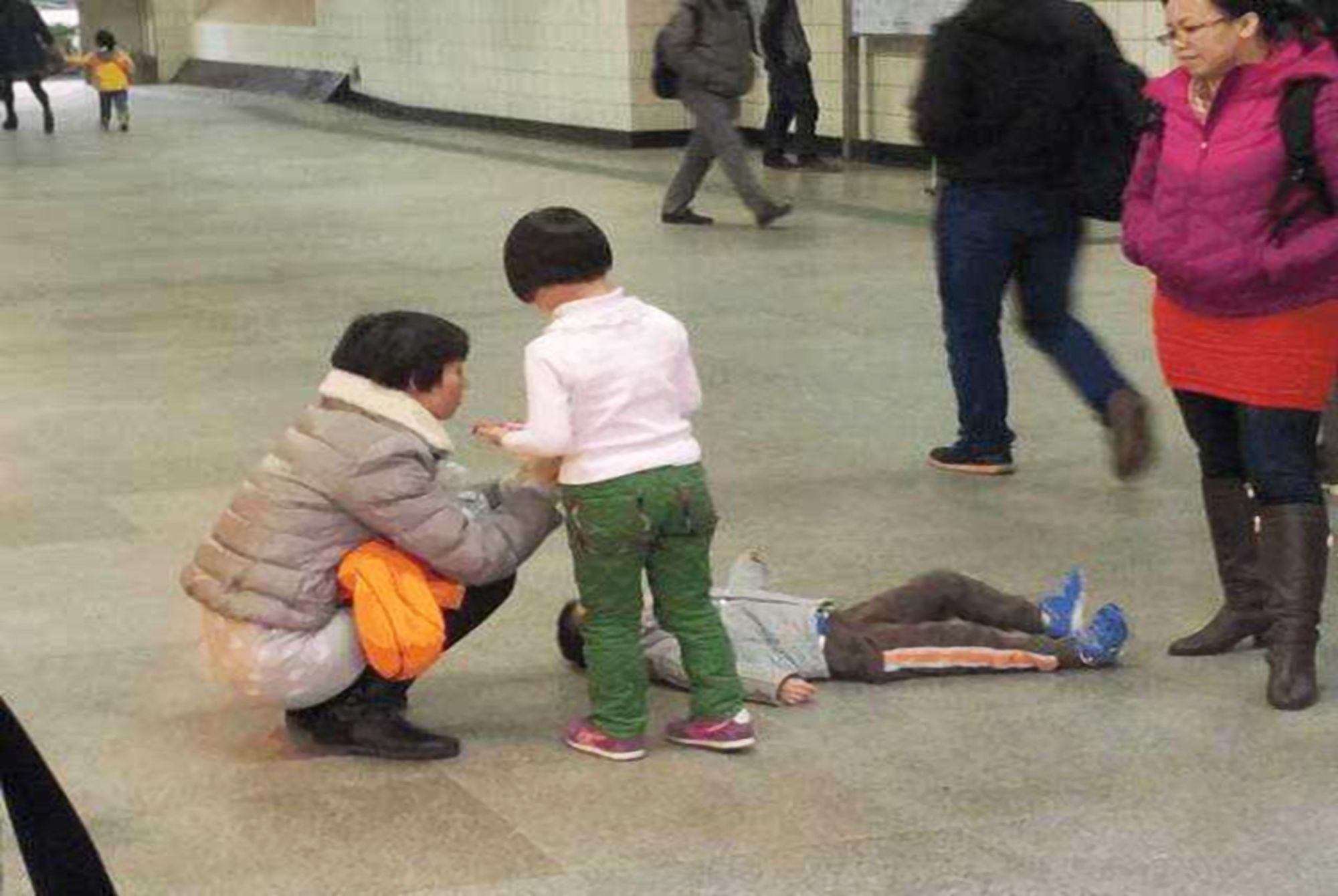 规矩|李玫瑾：养孩子要懂“三不惯两不管”，立好规矩，孩子更容易成才