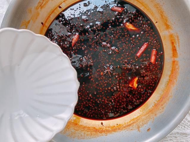 几十年的酱油肉配方，4个技巧，咸度适中，色泽红亮比腊肉更好吃