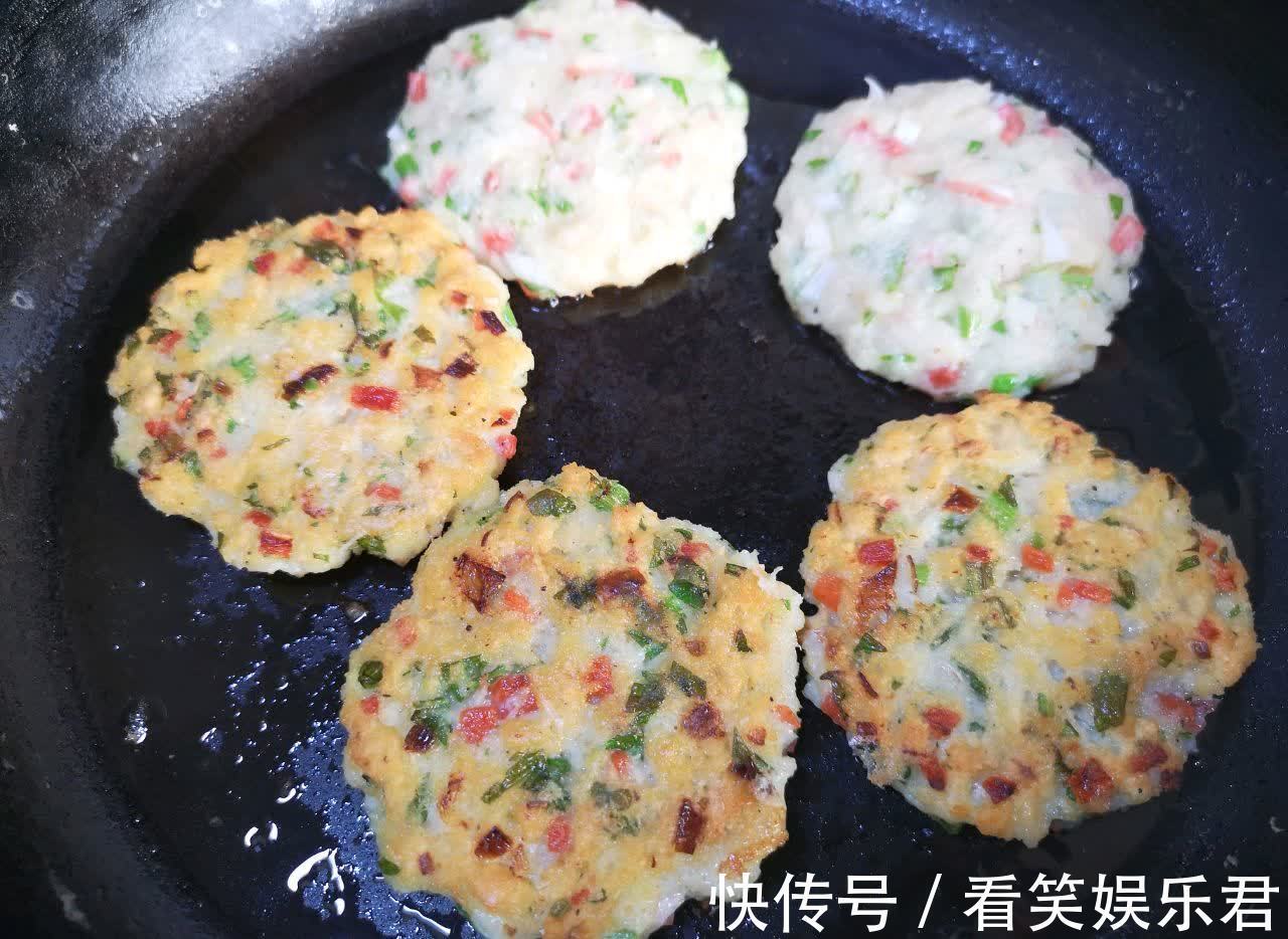 辅食|早餐不用将就了,用鳕鱼做成小饼,健脾开胃,适合老人孩子