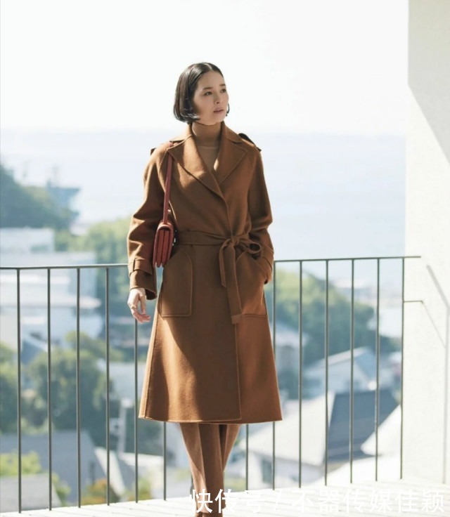 讲真,肩宽背厚的女人,不要这么穿大衣!分分钟显胖十斤(不止)