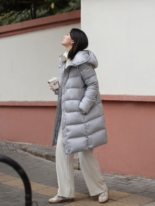 微胖身材 羽绒服怎么穿保暖又洋气?看看这些穿搭方式,简约日常又显气质